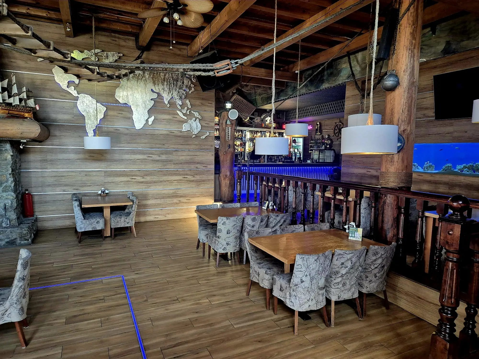 Wnętrze restauracji Kapitan Cook